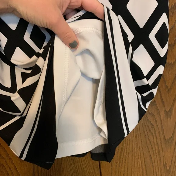 {Joseph Ribkoff} EUC! Geometric Shift Dress with Exposed Zipper - Picture 7 of 7